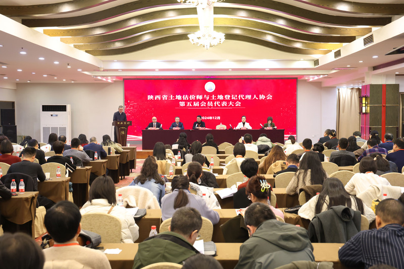 新任理事长发言0K2A2232---用0(2).jpg